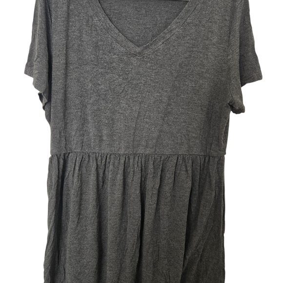 Floral V-Neck maternity tunics - Picture 3 of 4